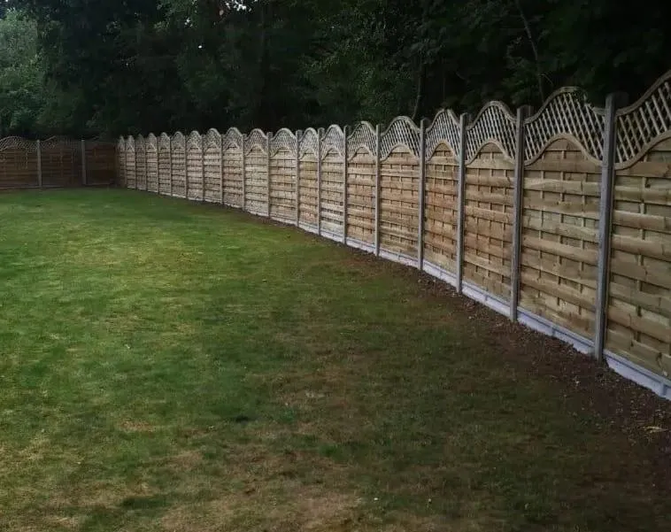 Fencing project in Bromley by Hollyoaks Gardens